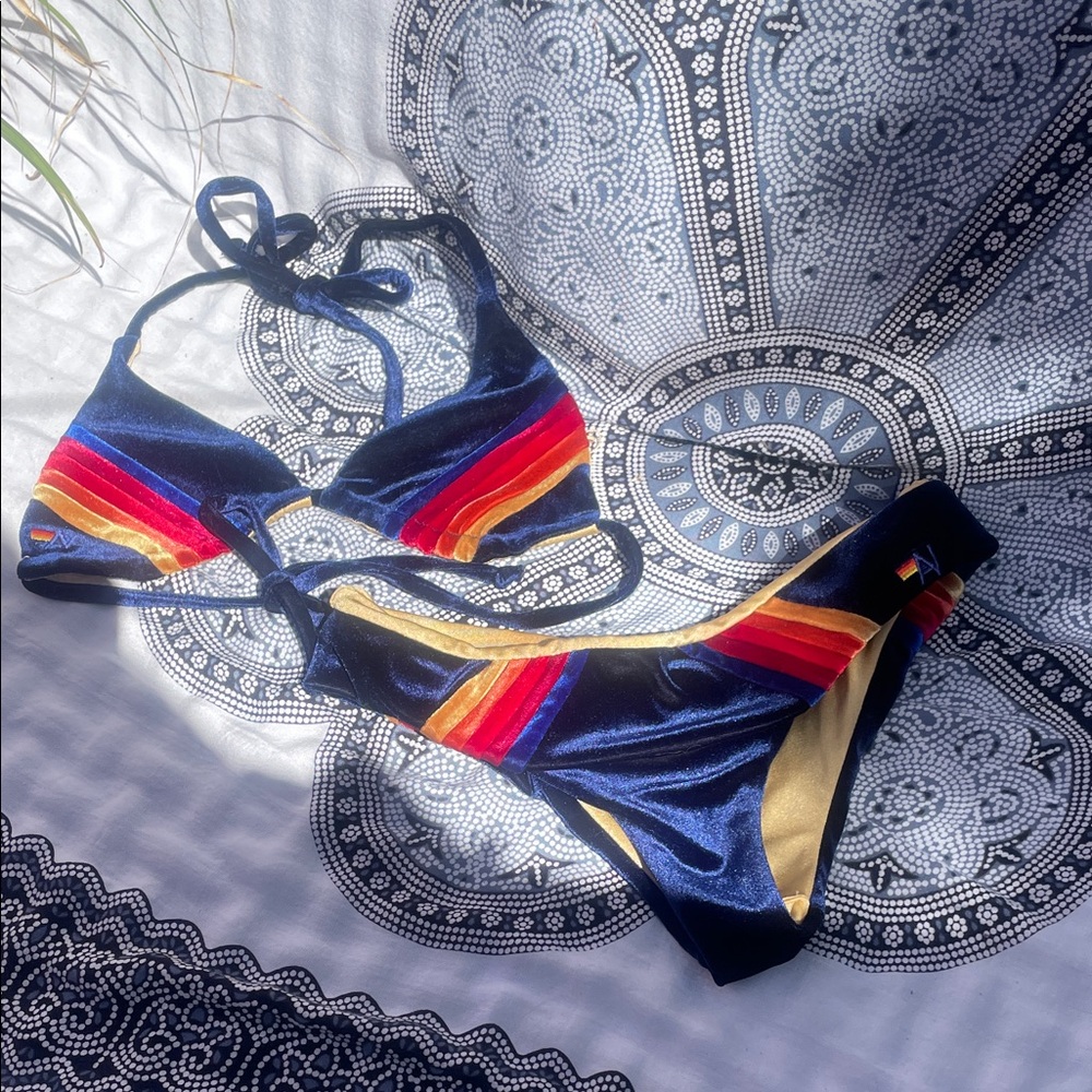 Aviator Nation RARE XS NAVY Velvet Bikini with Rainbow Stripes, Scrunch Butt EUC